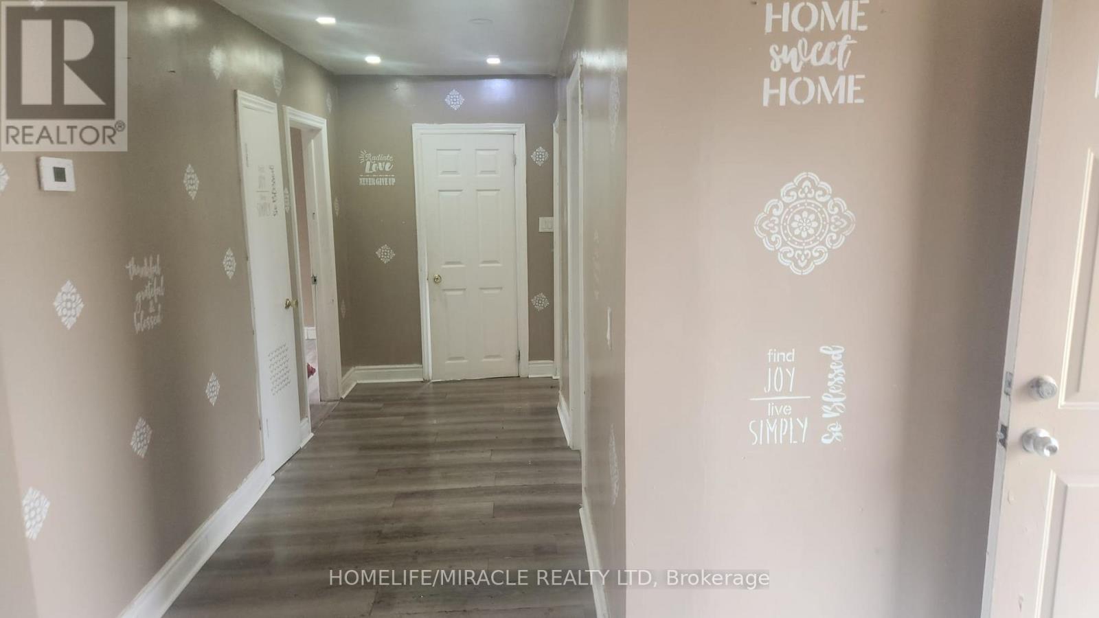 7529 Homeside Gardens E, Mississauga, Ontario  L4T 2A8 - Photo 4 - W12110596
