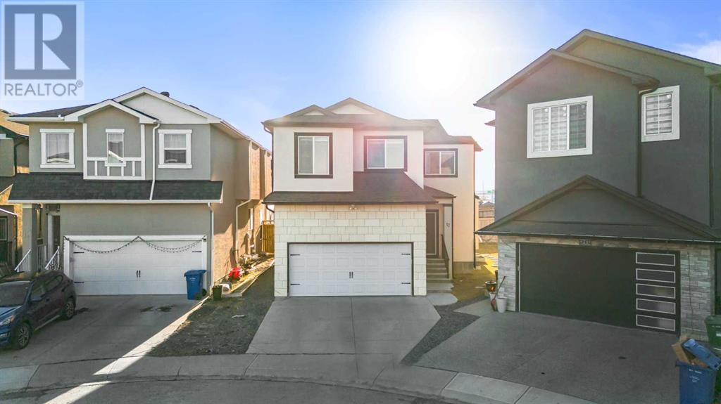 Property at 17 Covecreek Mews NE image 1