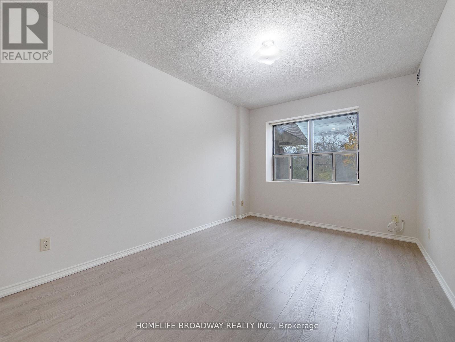 104 - 300 Keats Way, Waterloo, Ontario  N2L 6E6 - Photo 24 - X12110546