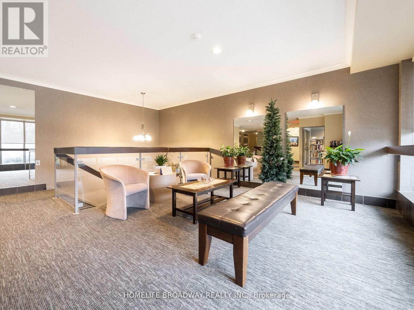 104 - 300 Keats Way, Waterloo, Ontario  N2L 6E6 - Photo 4 - X12110546