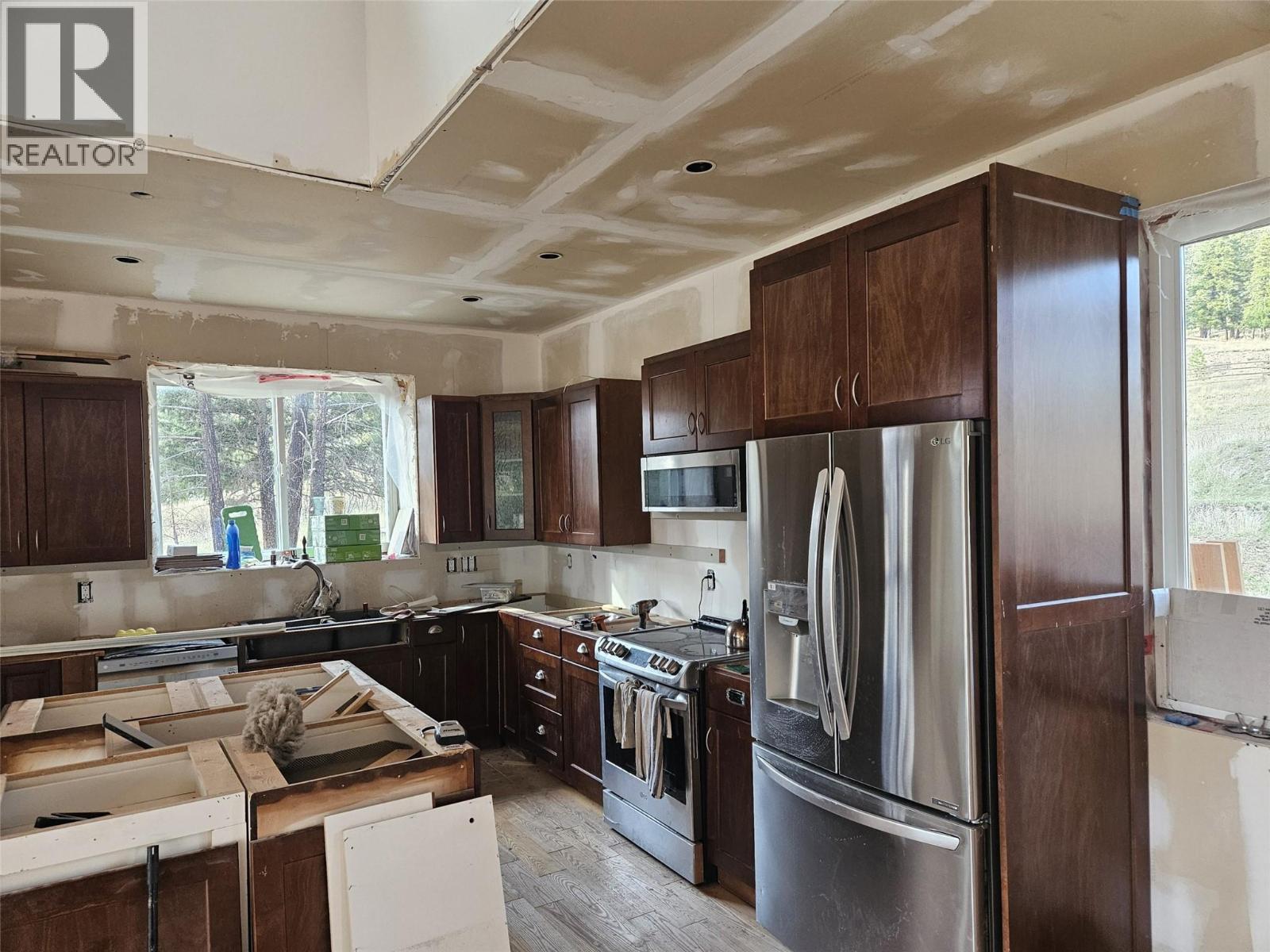 1600 Loon Lake Road, Cache Creek, British Columbia  V0K 1H0 - Photo 9 - 10345467
