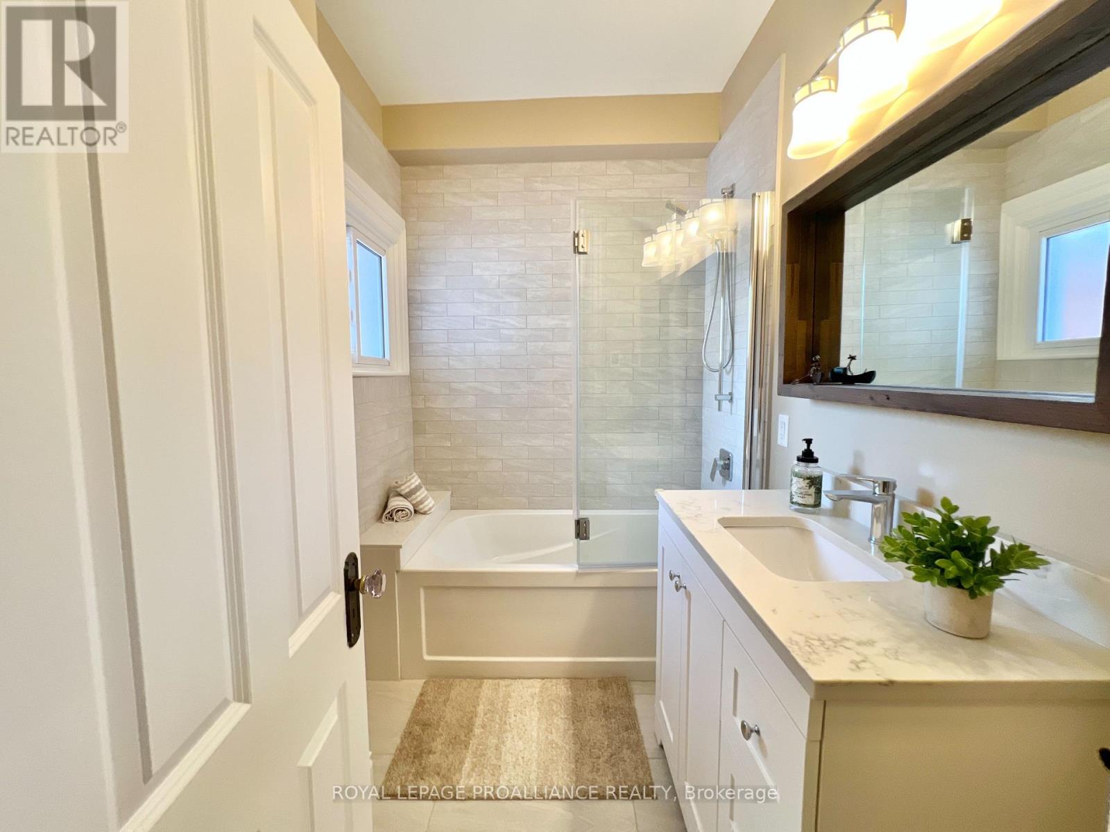 190 William Street, Belleville, Ontario  K8N 3J7 - Photo 27 - X12110683