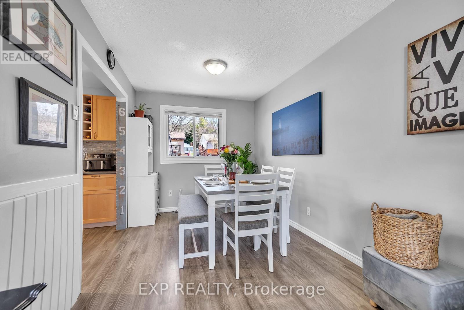 83 Nicholas Street, Quinte West, Ontario  K8V 4H7 - Photo 8 - X12110694