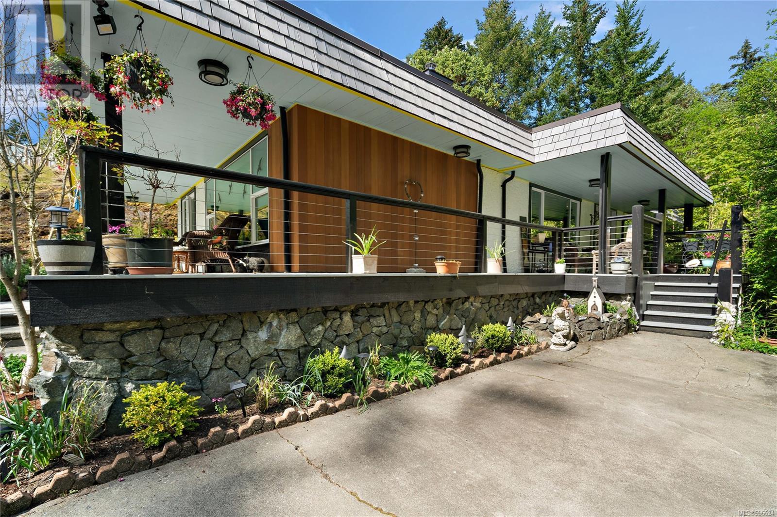 Property at 782 Walfred Rd image 2
