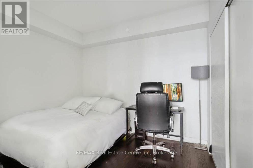 4005 - 21 Widmer Street, Toronto (Waterfront Communities), Ontario  M5V 0B8 - Photo 9 - C12110599