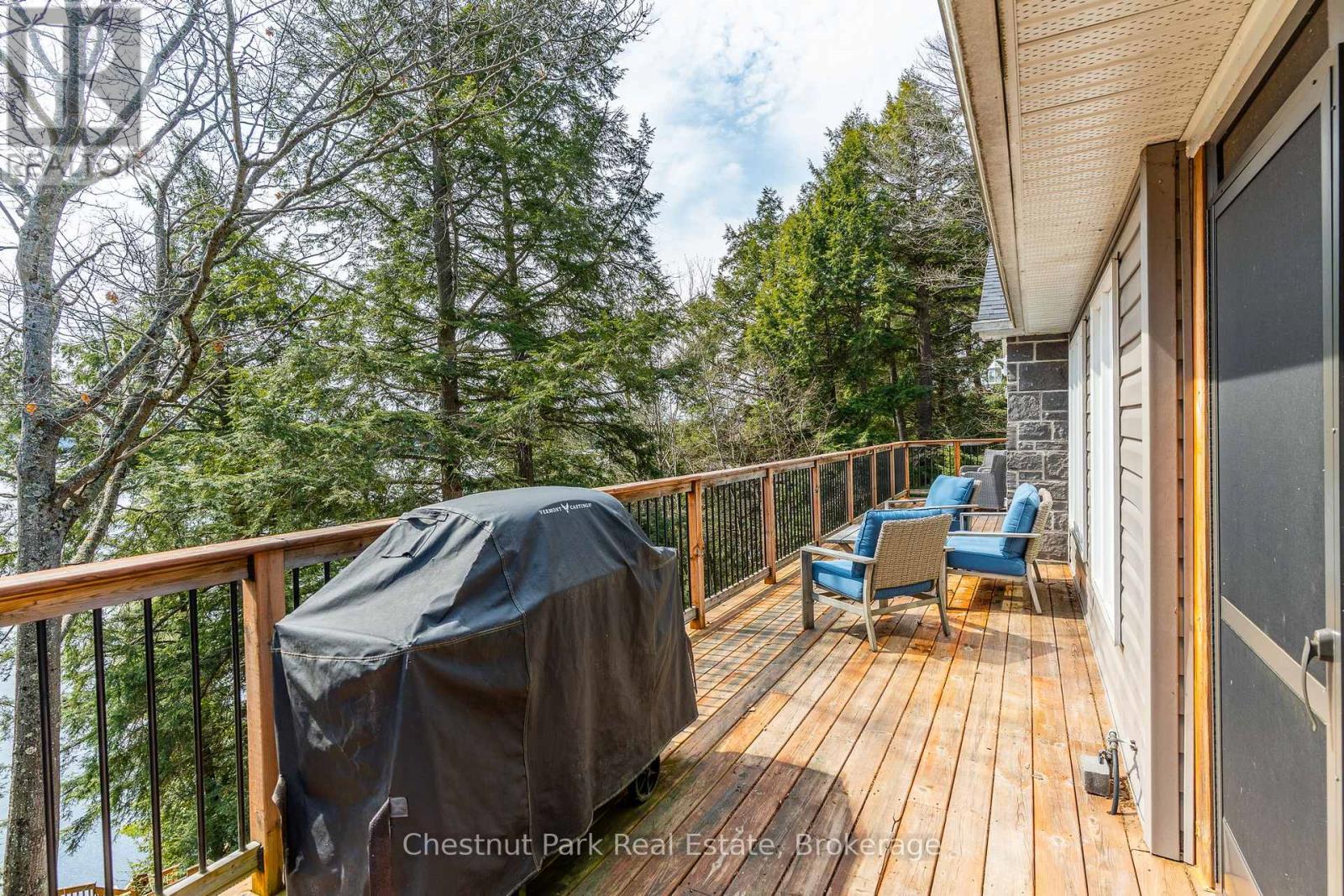 5989 Kennisis Lake Road, Dysart Et Al, Ontario  K0M 1S0 - Photo 38 - X12110652