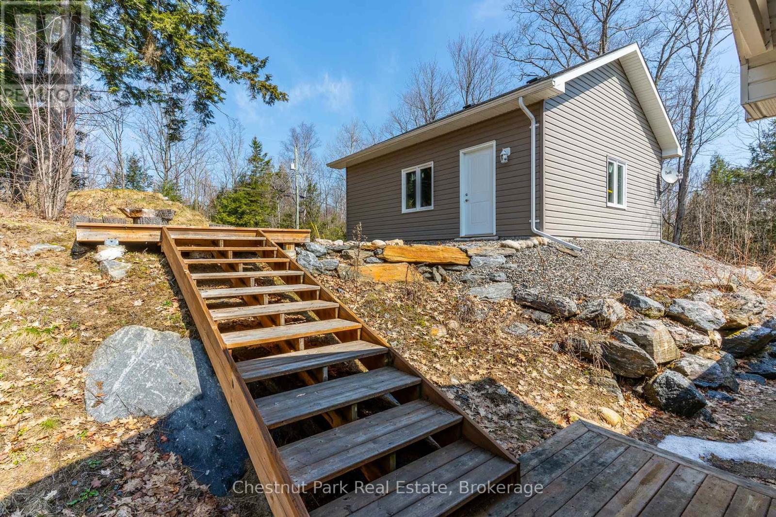 5989 Kennisis Lake Road, Dysart Et Al, Ontario  K0M 1S0 - Photo 39 - X12110652