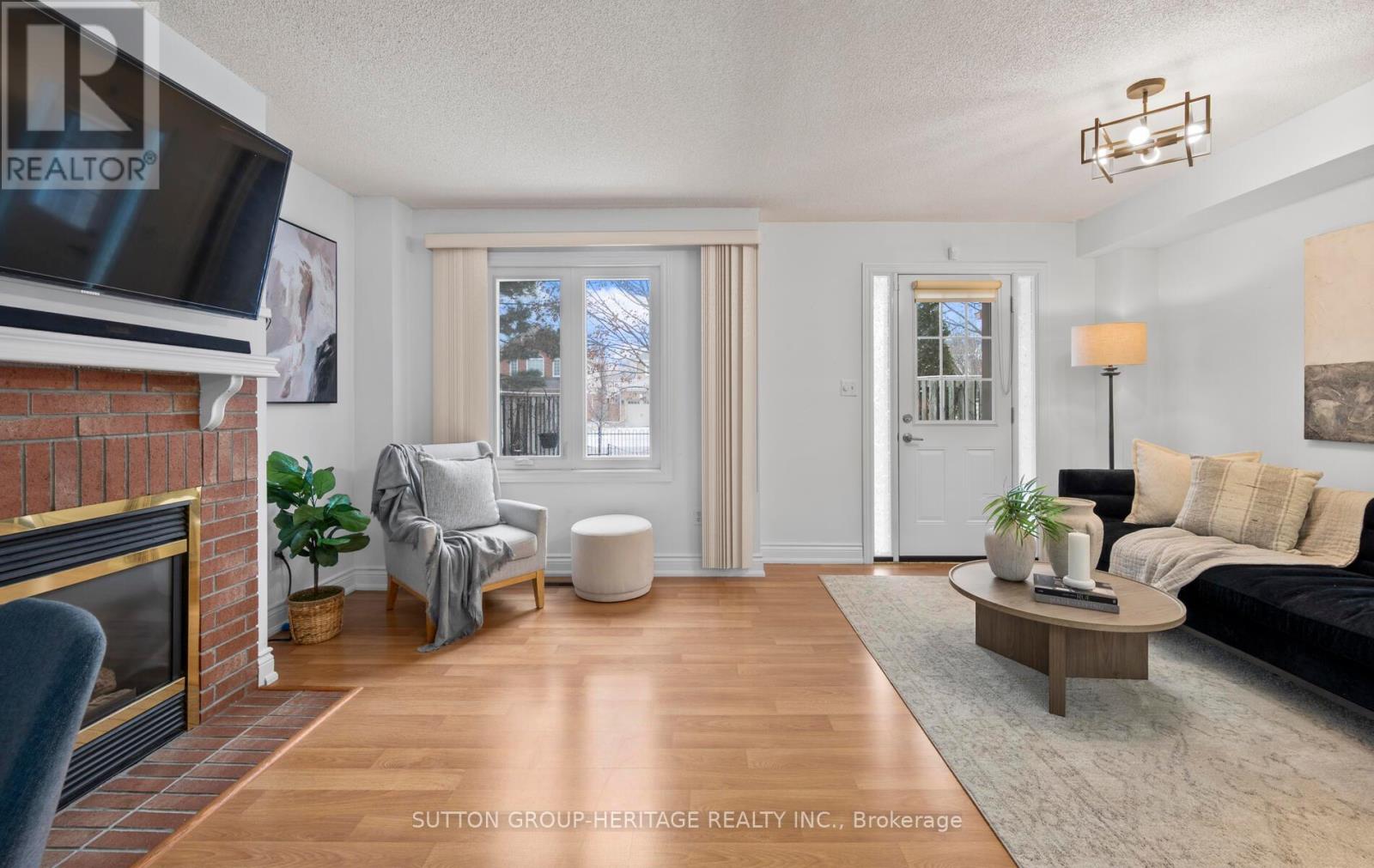 Property at 46 ALEXIS WAY image 4