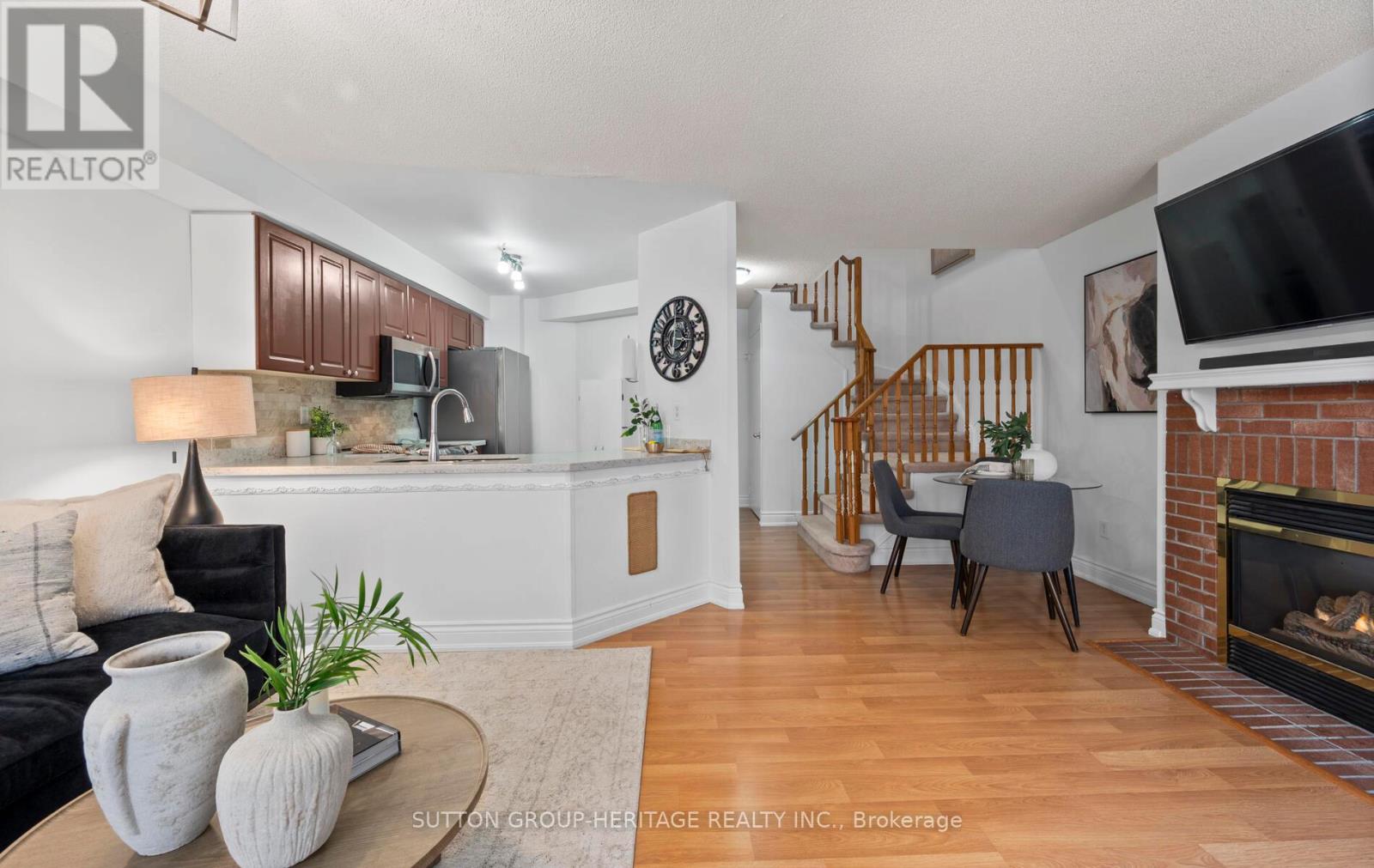 Property at 46 ALEXIS WAY image 5