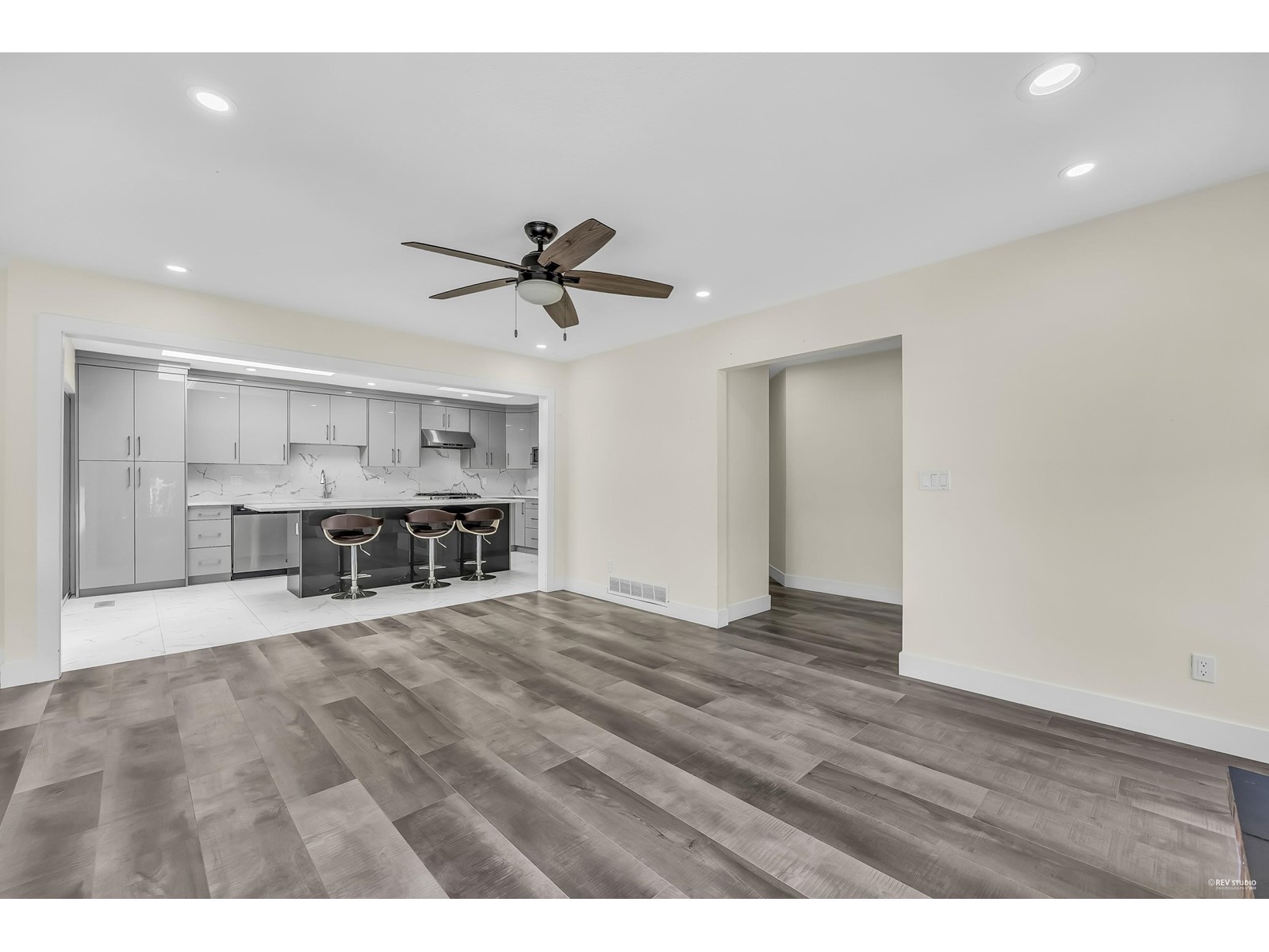 Property at 1988 140 STREET image 5