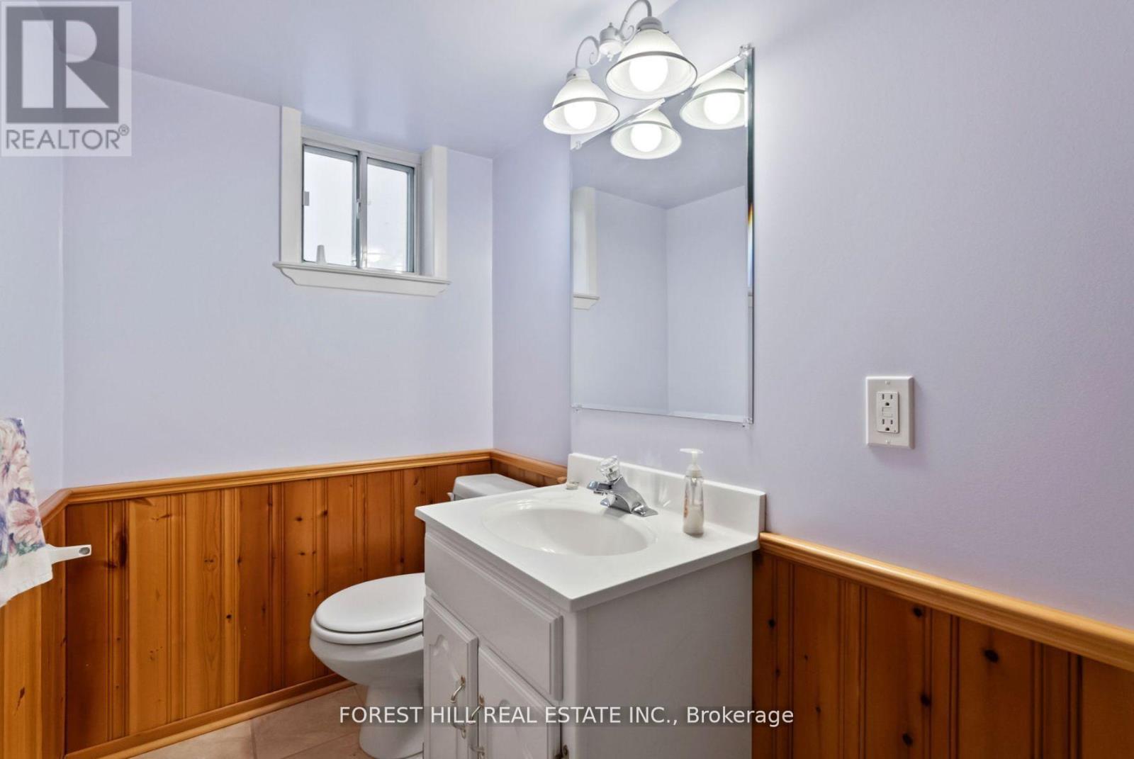 161 Parkhurst Boulevard, Toronto, Ontario  M4G 2E9 - Photo 17 - C12101908