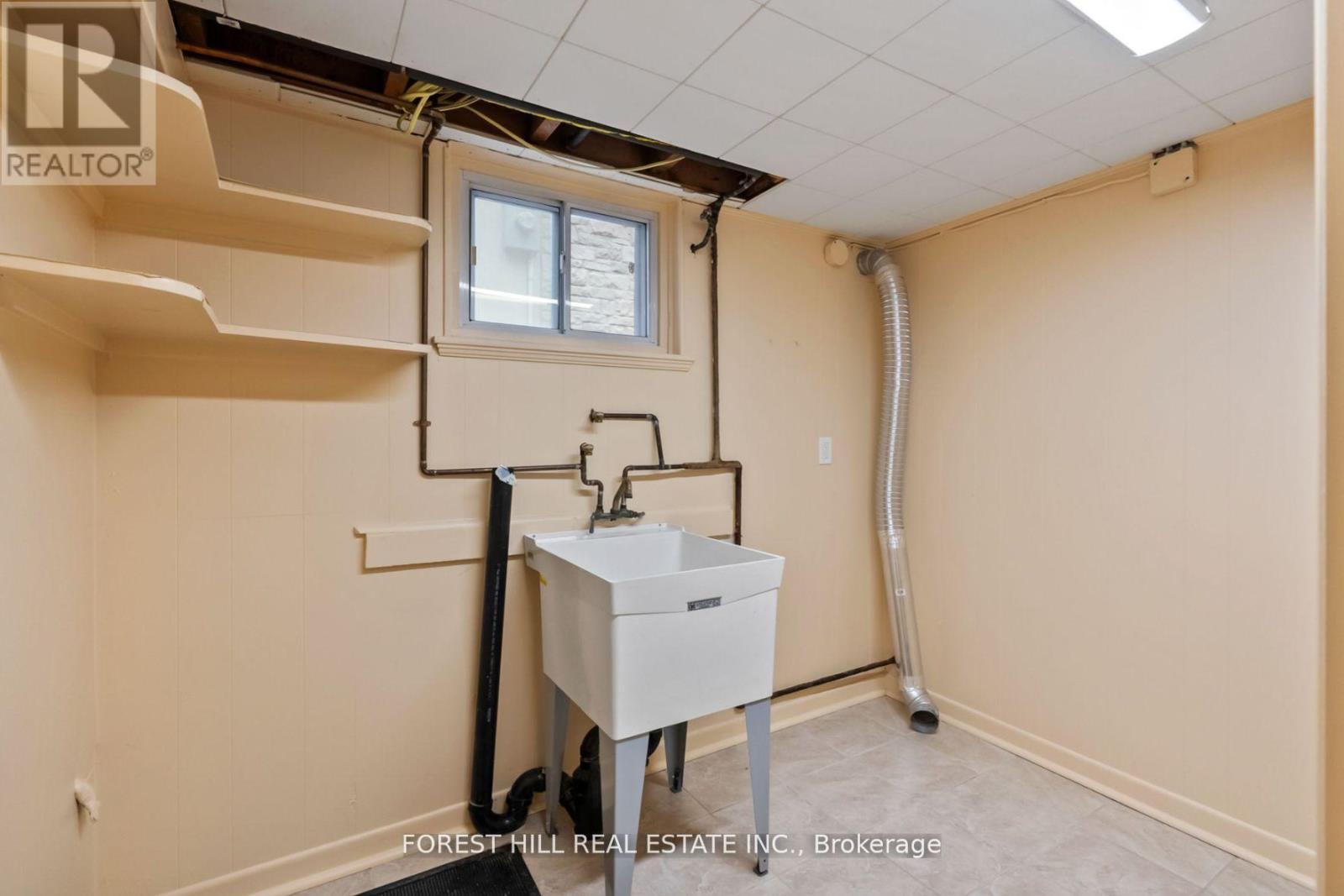 161 Parkhurst Boulevard, Toronto, Ontario  M4G 2E9 - Photo 18 - C12101908