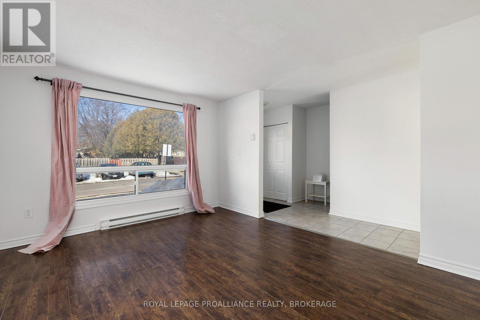44 Rosemund Crescent, Kingston, Ontario  K7M 6Z4 - Photo 4 - X11993315