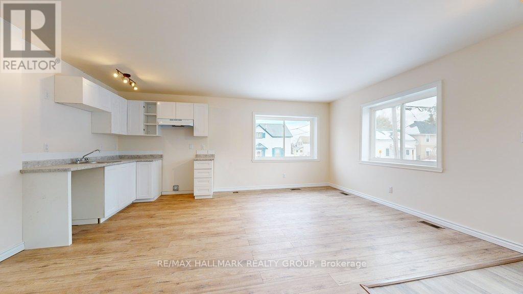 21 Elgin Street E, Arnprior, Ontario  K7S 1M8 - Photo 20 - X12005922