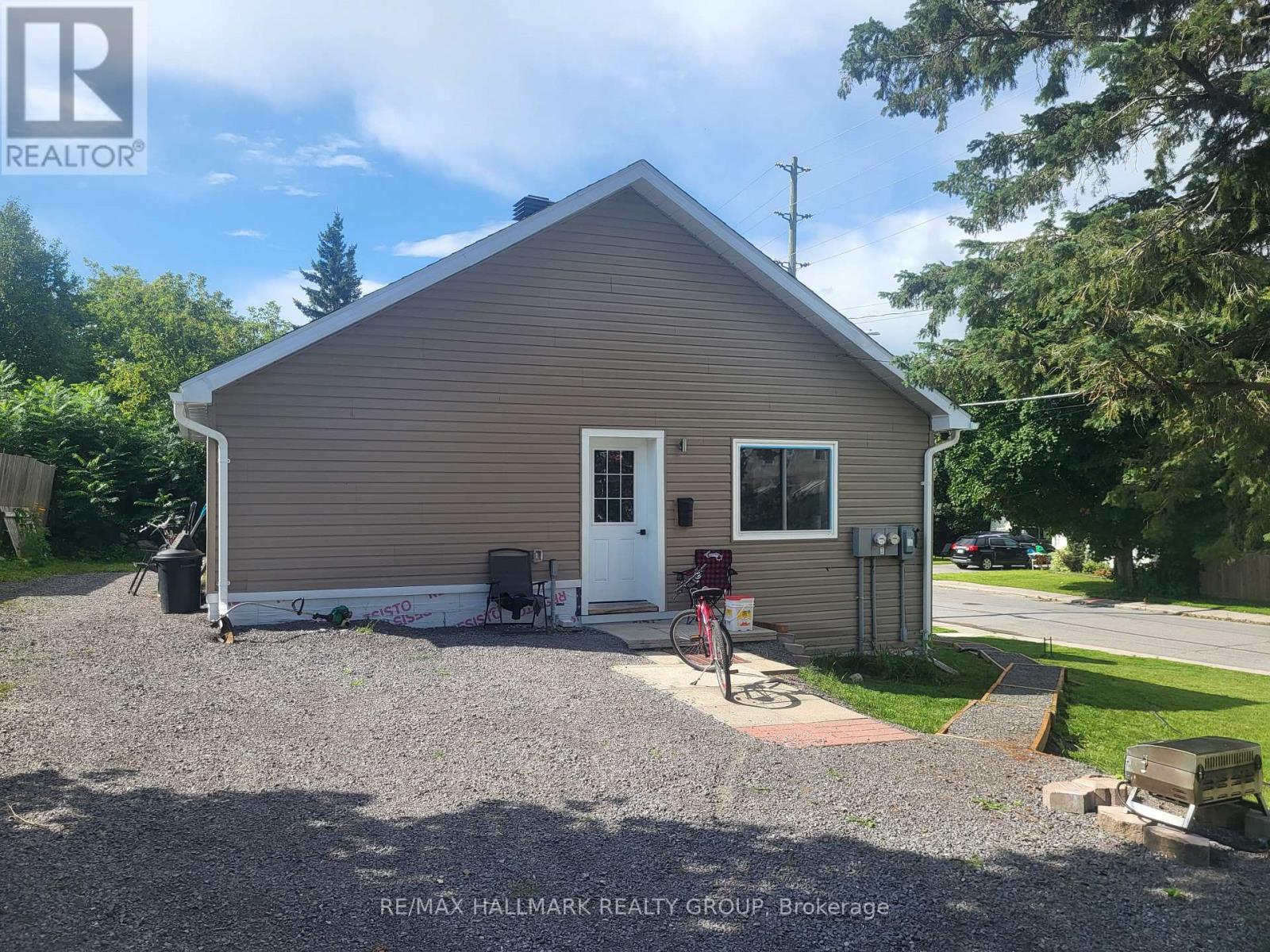 21 Elgin Street E, Arnprior, Ontario  K7S 1M8 - Photo 17 - X12005922
