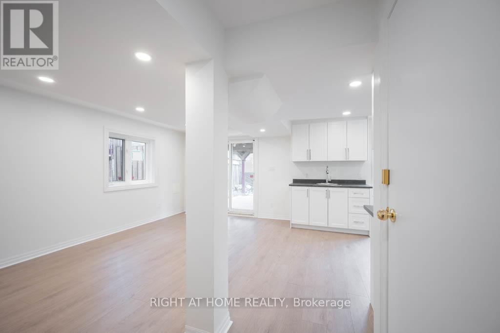 35 Echoridge (Bsmt) Drive, Brampton, Ontario  L7A 3K8 - Photo 8 - W12110626