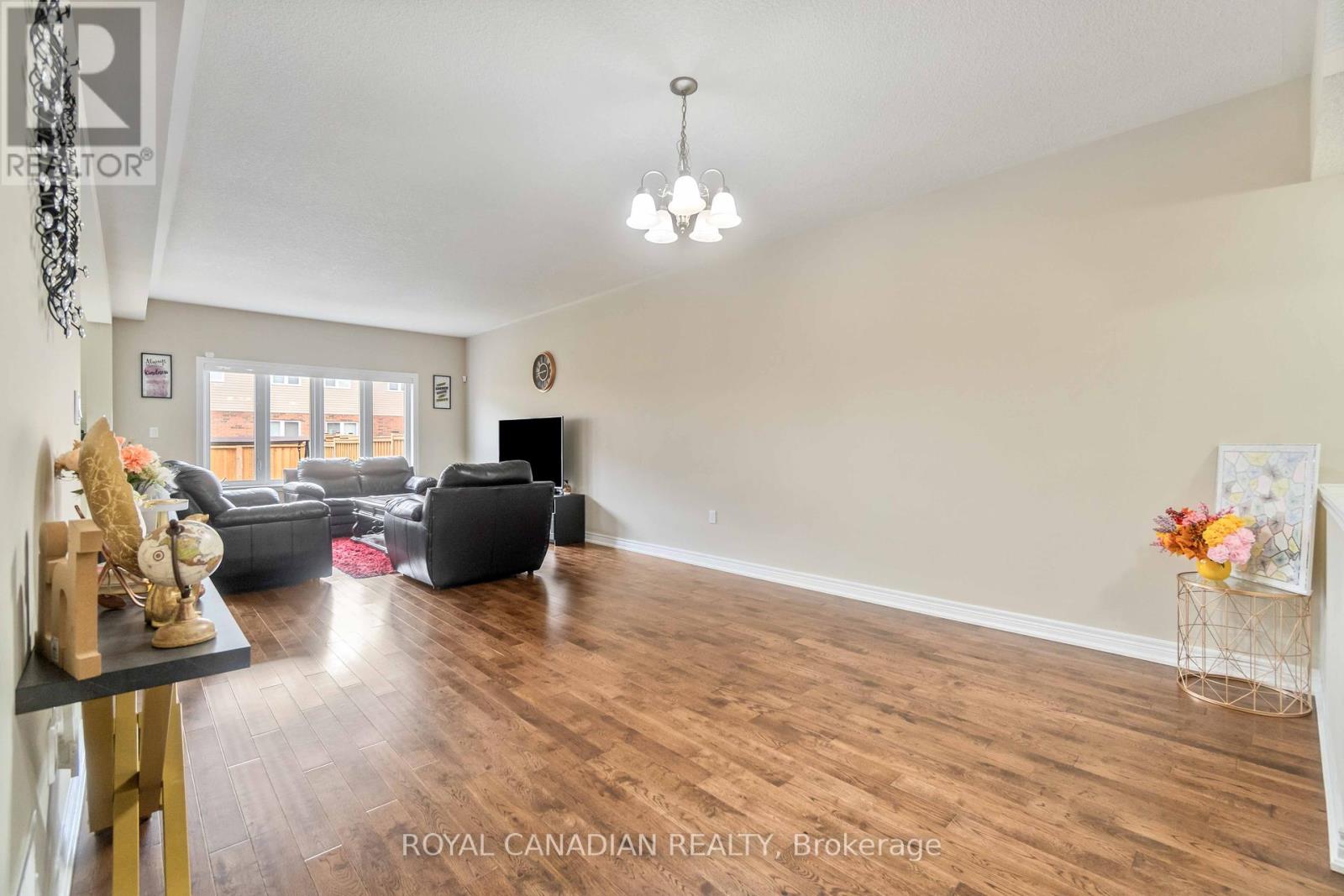 92 Bethune Avenue, Hamilton, Ontario  L0R 1P0 - Photo 24 - X12110638