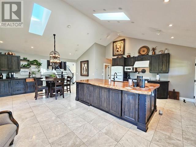 Property at 683 ST LAURENT AVENUE image 2