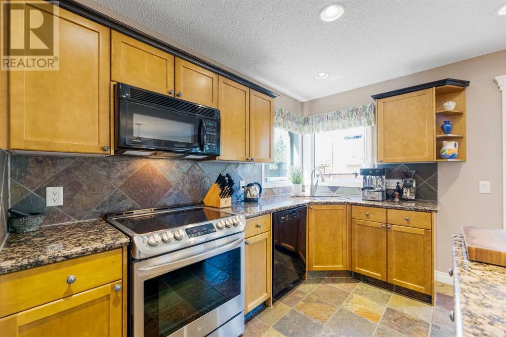 32 Panorama Hills Manor Nw, Calgary, Alberta  T3K 5K6 - Photo 12 - A2213477