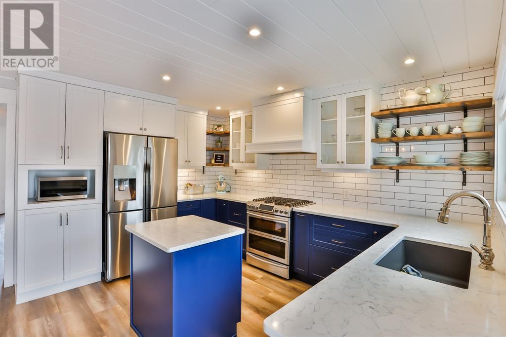 Property at 383 Fairmont Boulevard S image 3