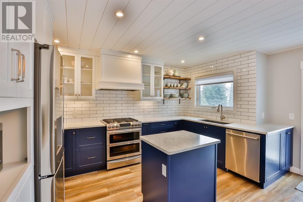 Property at 383 Fairmont Boulevard S image 4