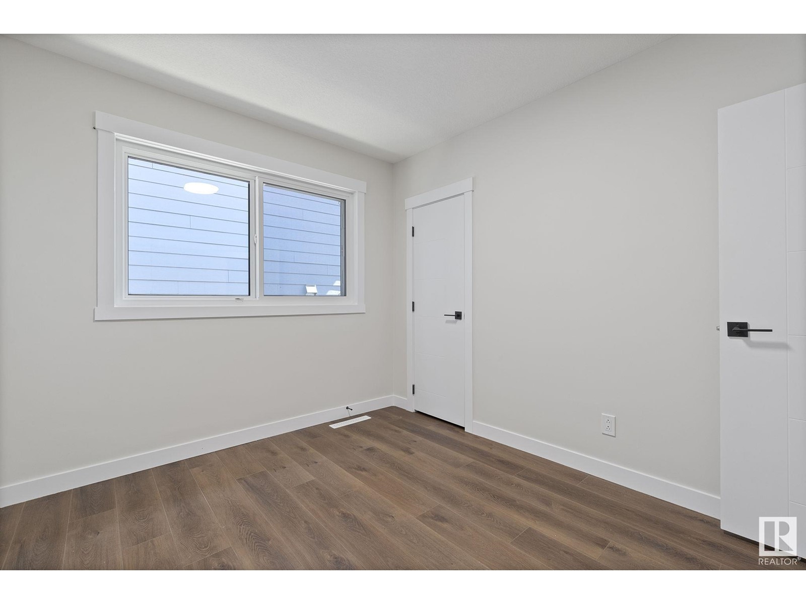 9809/9811 89 Av Nw, Edmonton, Alberta  T6E 2S3 - Photo 17 - E4433075