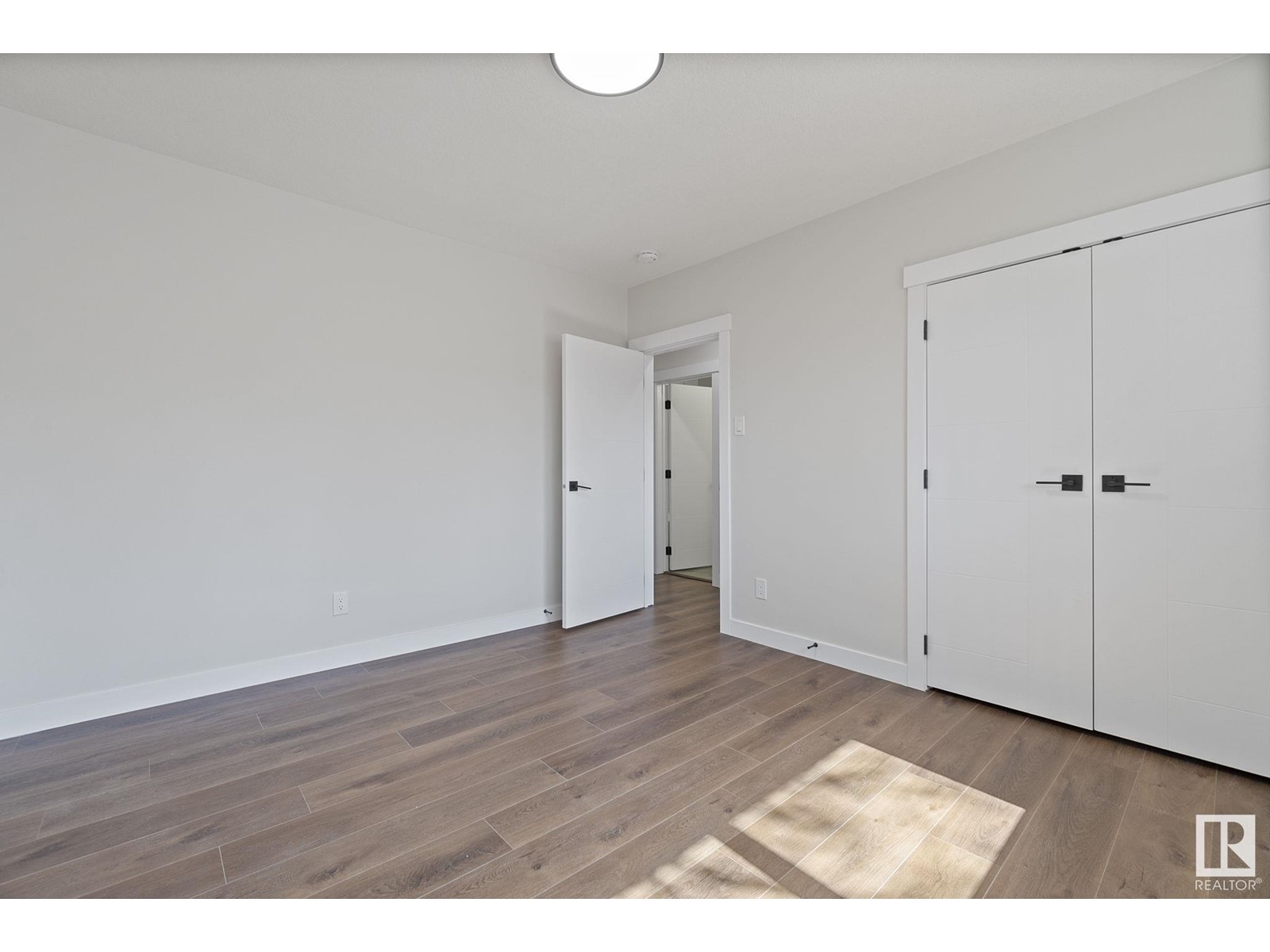 9809/9811 89 Av Nw, Edmonton, Alberta  T6E 2S3 - Photo 25 - E4433075