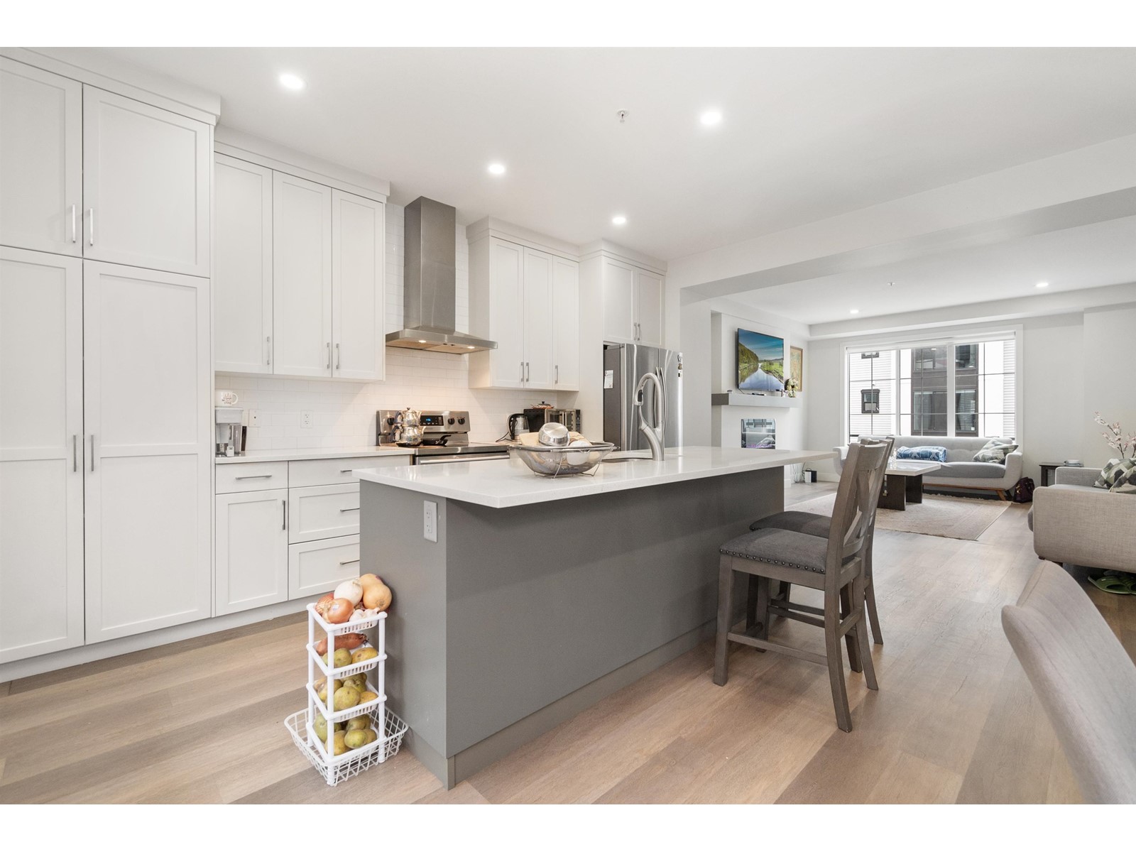 Property at 10 5480 PEBBLE LANE image 4