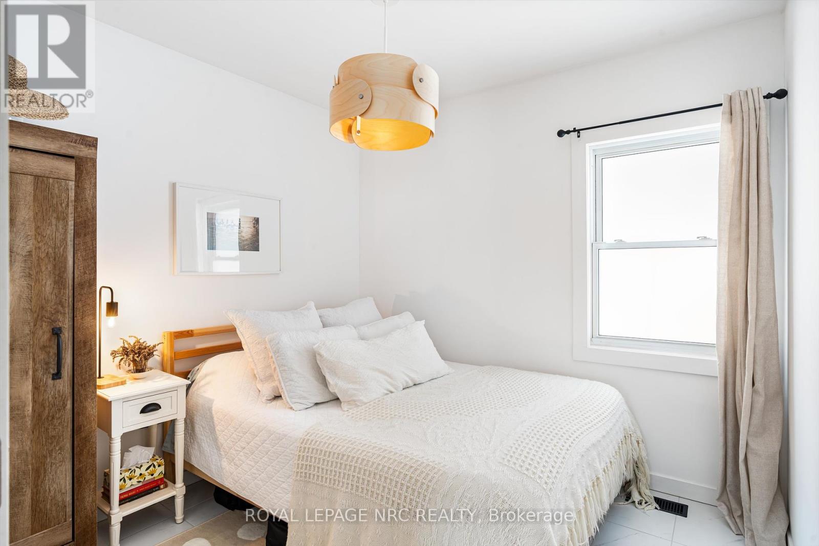 37 Lock Street, St. Catharines, Ontario  L2N 5B8 - Photo 14 - X12110738