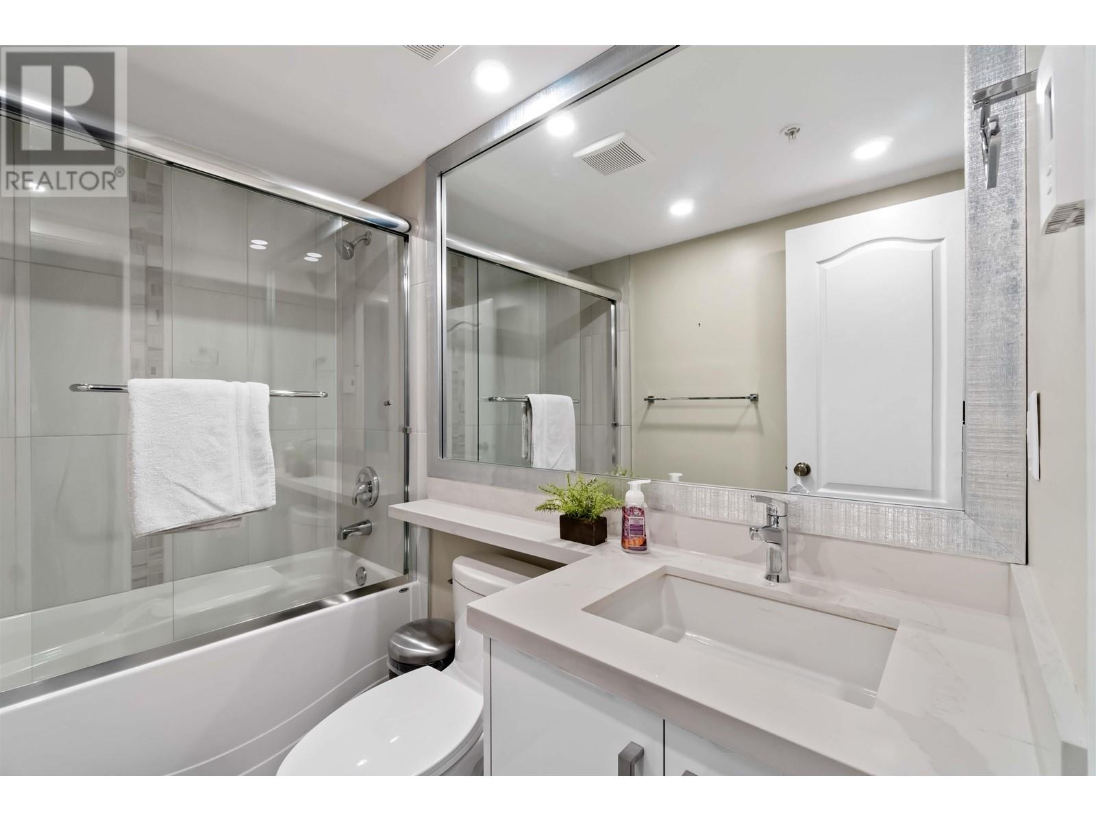 Listing Picture 14 of 23 : 5633 SENLAC STREET, Vancouver / 溫哥華 - 魯藝地產 Yvonne Lu Group - MLS Medallion Club Member