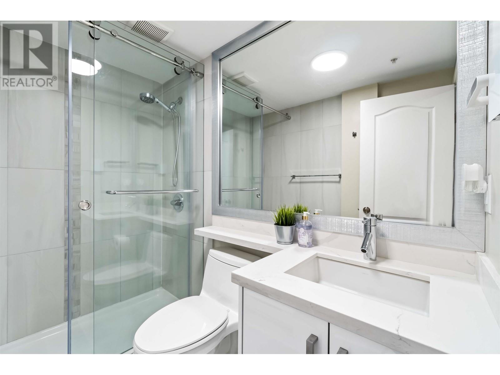 Listing Picture 11 of 23 : 5633 SENLAC STREET, Vancouver / 溫哥華 - 魯藝地產 Yvonne Lu Group - MLS Medallion Club Member