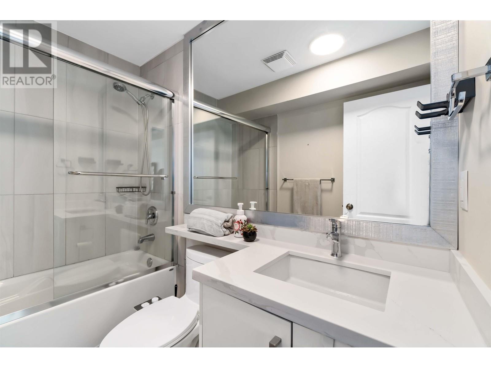 Listing Picture 20 of 23 : 5633 SENLAC STREET, Vancouver / 溫哥華 - 魯藝地產 Yvonne Lu Group - MLS Medallion Club Member