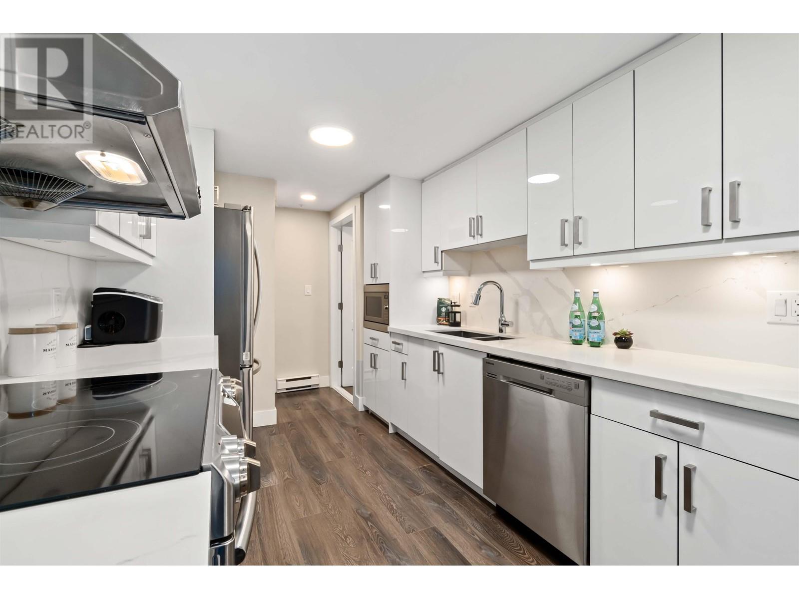 Listing Picture 7 of 23 : 5633 SENLAC STREET, Vancouver / 溫哥華 - 魯藝地產 Yvonne Lu Group - MLS Medallion Club Member