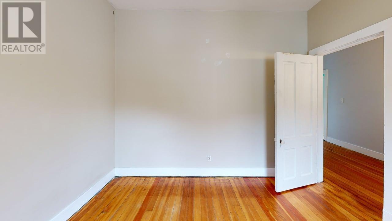 601 Lake Street, Nelson, British Columbia  V1L 4C7 - Photo 2 - 10338042
