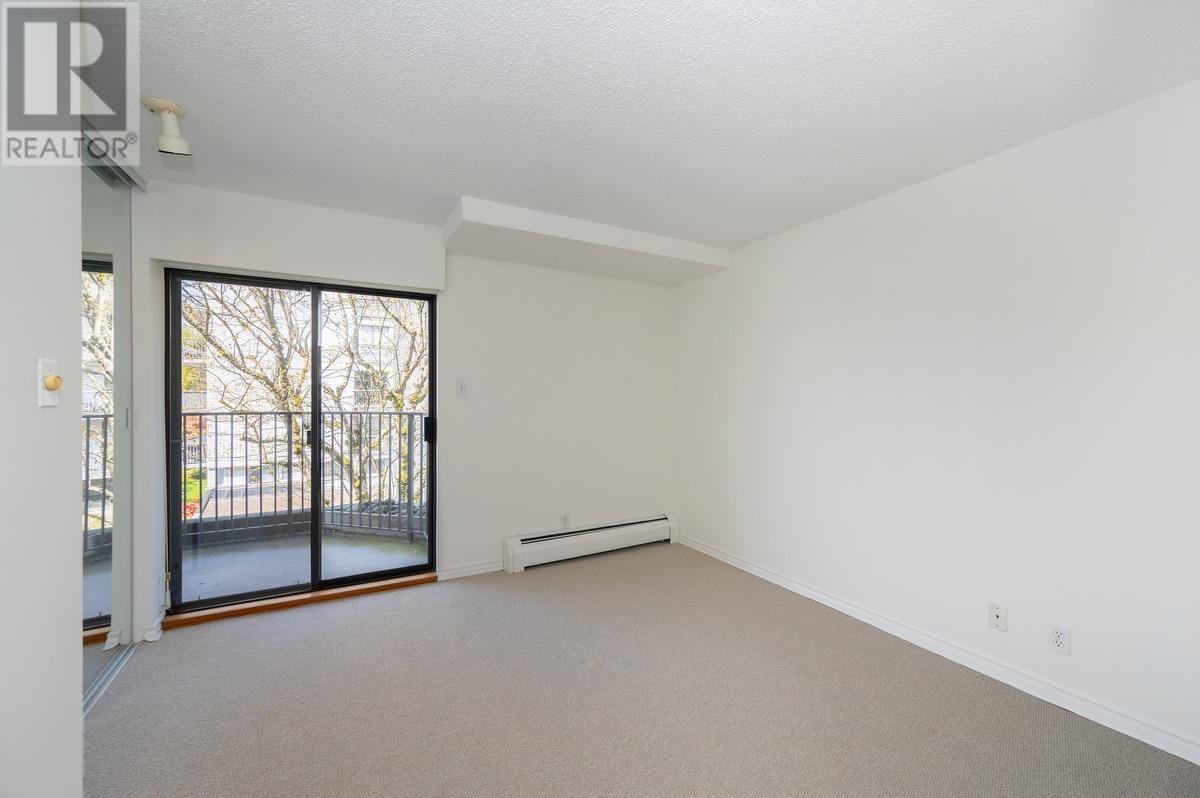 401 747 17th Street, West Vancouver, British Columbia  V7V 3T4 - Photo 13 - R2995653