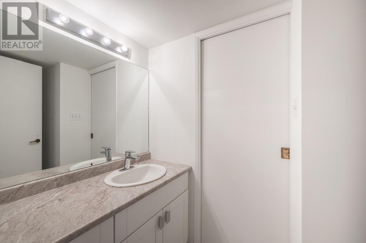 401 747 17th Street, West Vancouver, British Columbia  V7V 3T4 - Photo 15 - R2995653