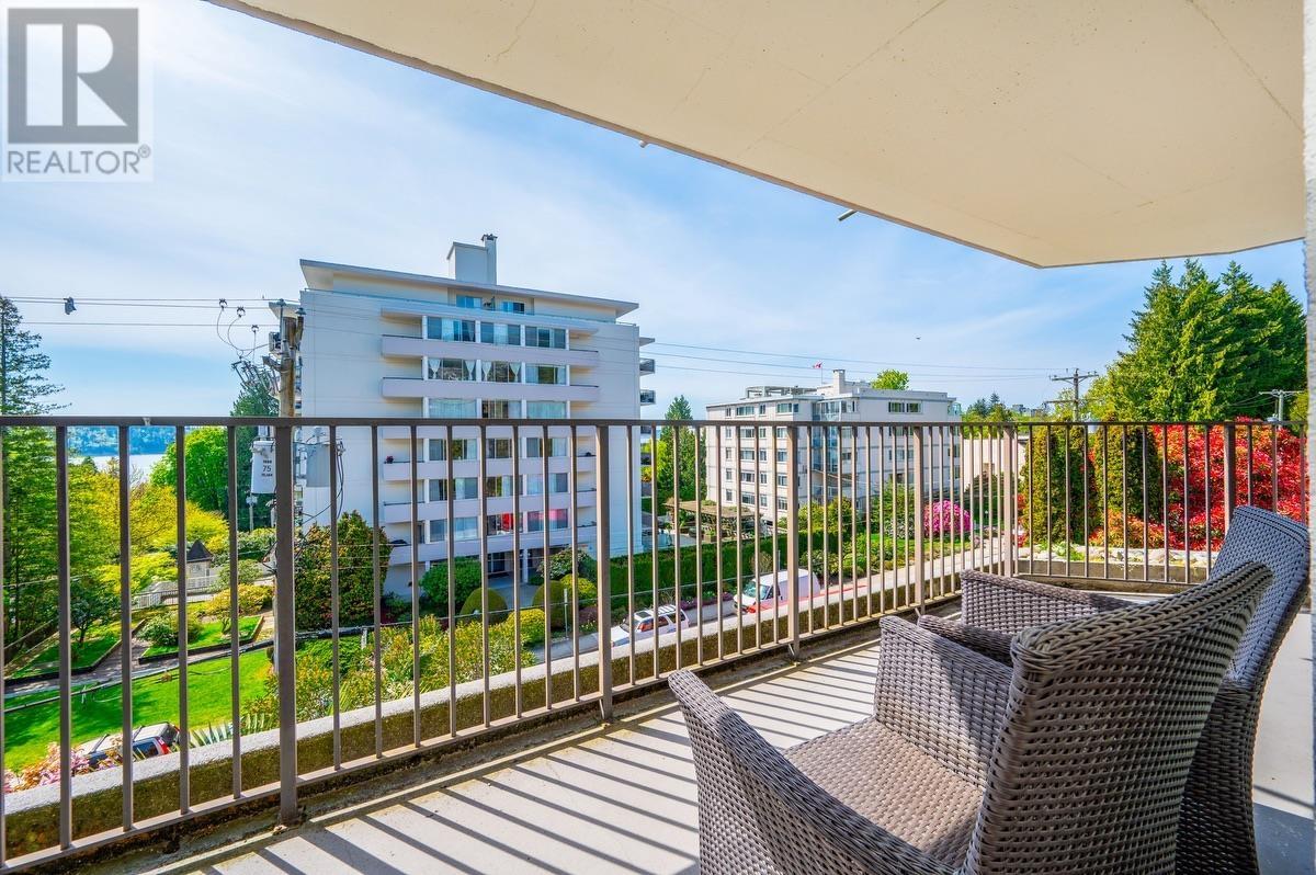 401 747 17th Street, West Vancouver, British Columbia  V7V 3T4 - Photo 19 - R2995653