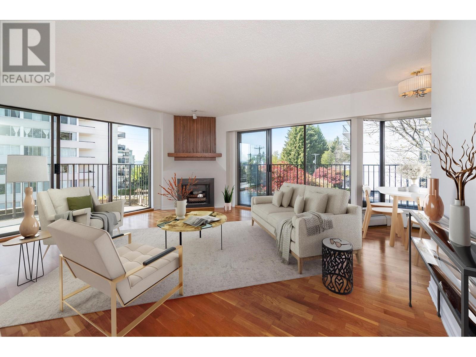 401 747 17th Street, West Vancouver, British Columbia  V7V 3T4 - Photo 2 - R2995653