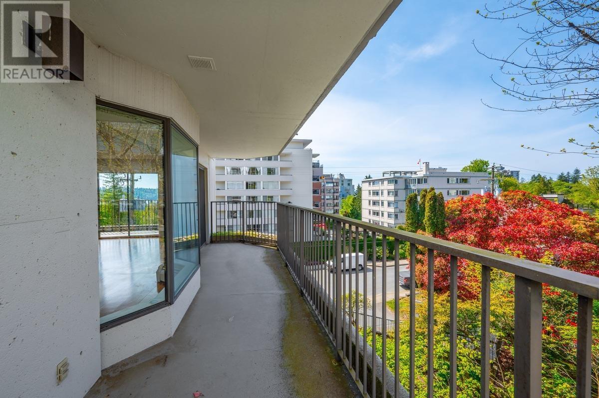 401 747 17th Street, West Vancouver, British Columbia  V7V 3T4 - Photo 20 - R2995653