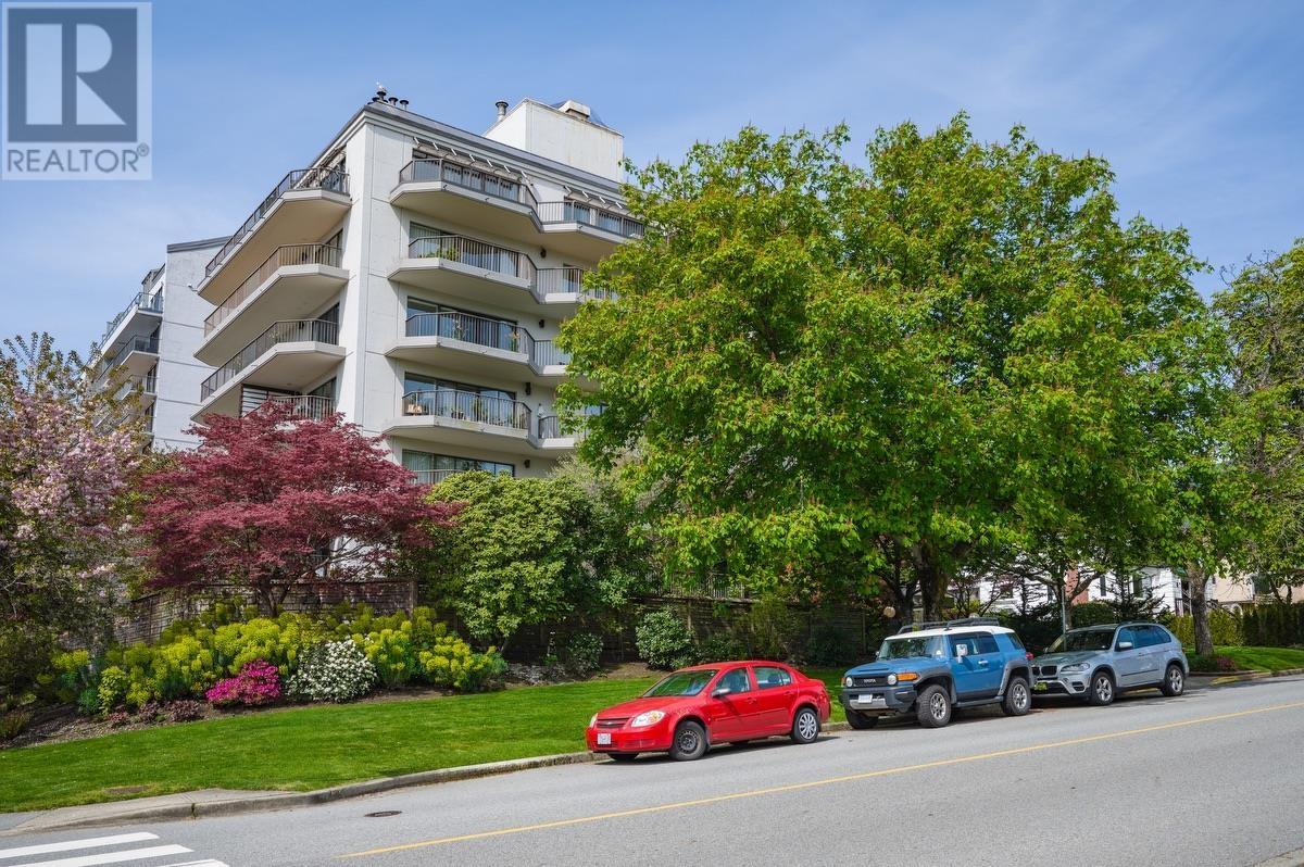 401 747 17th Street, West Vancouver, British Columbia  V7V 3T4 - Photo 24 - R2995653