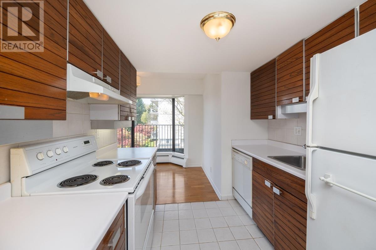 401 747 17th Street, West Vancouver, British Columbia  V7V 3T4 - Photo 7 - R2995653