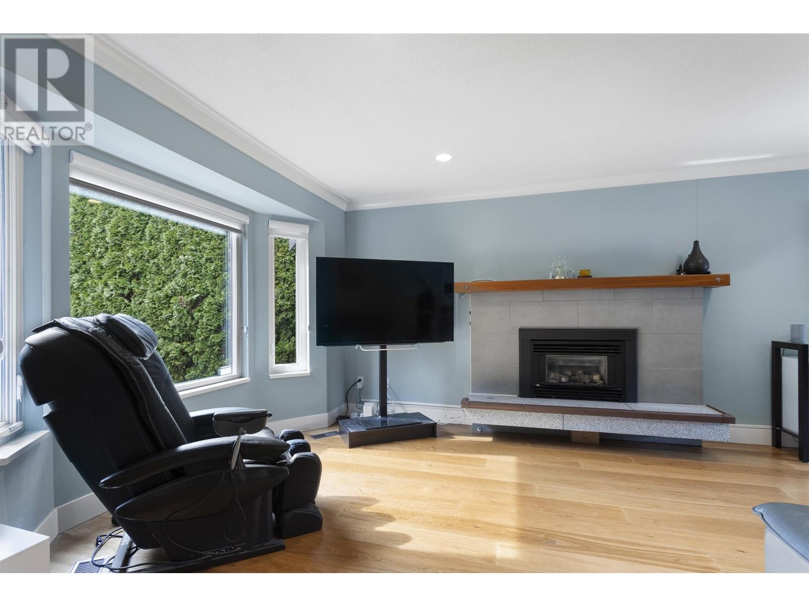 Property at 6389 CHATHAM STREET image 3