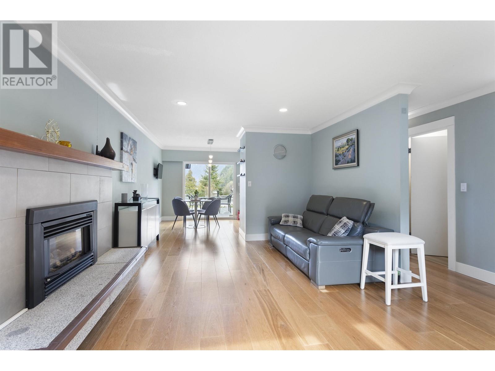 Property at 6389 CHATHAM STREET image 4