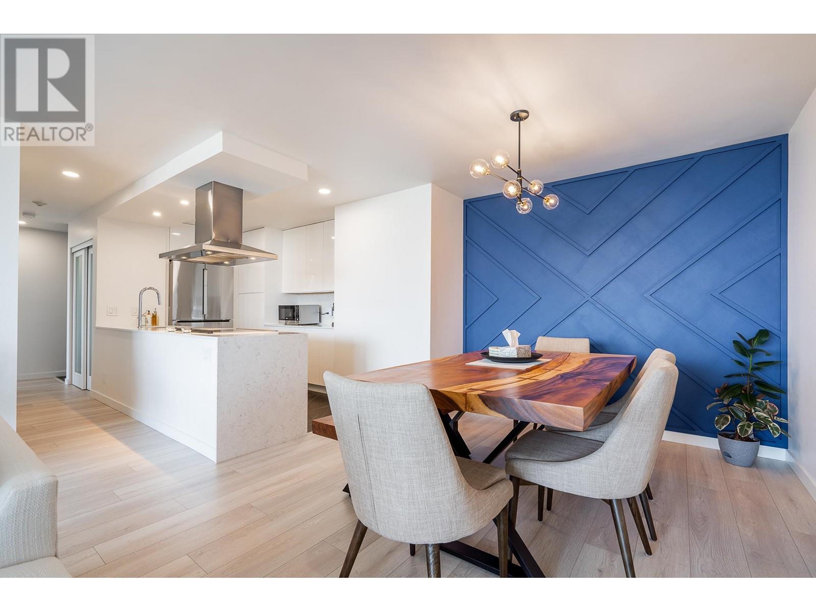 2401 6540 Burlington Avenue, Burnaby, British Columbia  V5H 4G3 - Photo 2 - R2995678