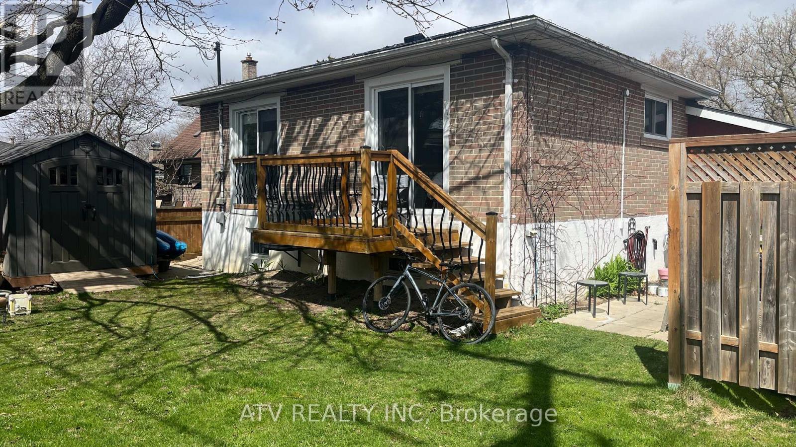 696 Balaton Avenue, Pickering, Ontario  L1W 1W1 - Photo 21 - E12062885