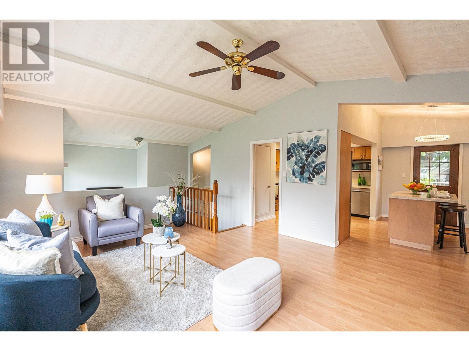 916 Glenacre Court, Port Moody, British Columbia  V3H 1K1 - Photo 2 - R2995674