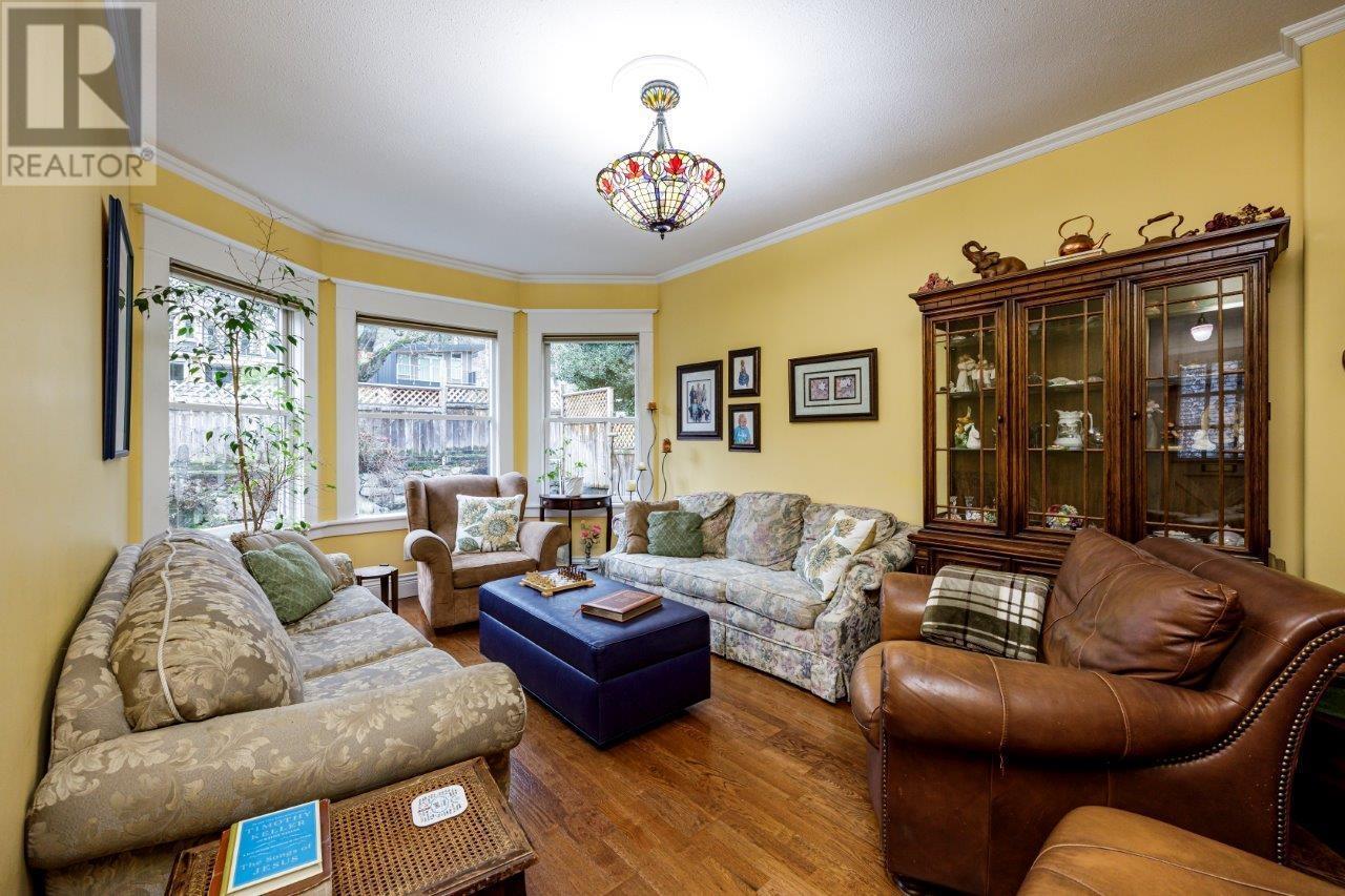 Property at 145 E KINGS ROAD image 4