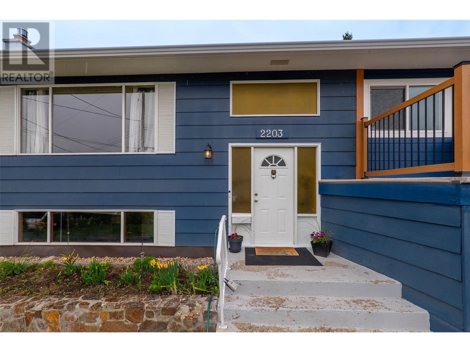 Property at 2203 Grasslands Boulevard image 5