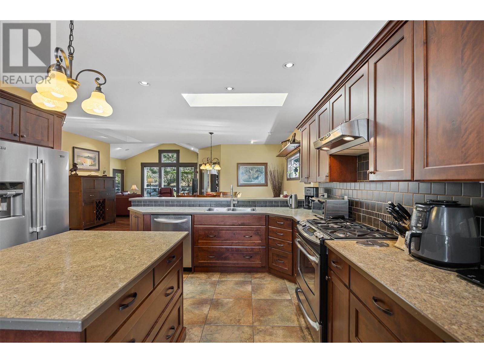 606 Stoneridge Lane, Kamloops, British Columbia  V2H 0A7 - Photo 22 - 10343808