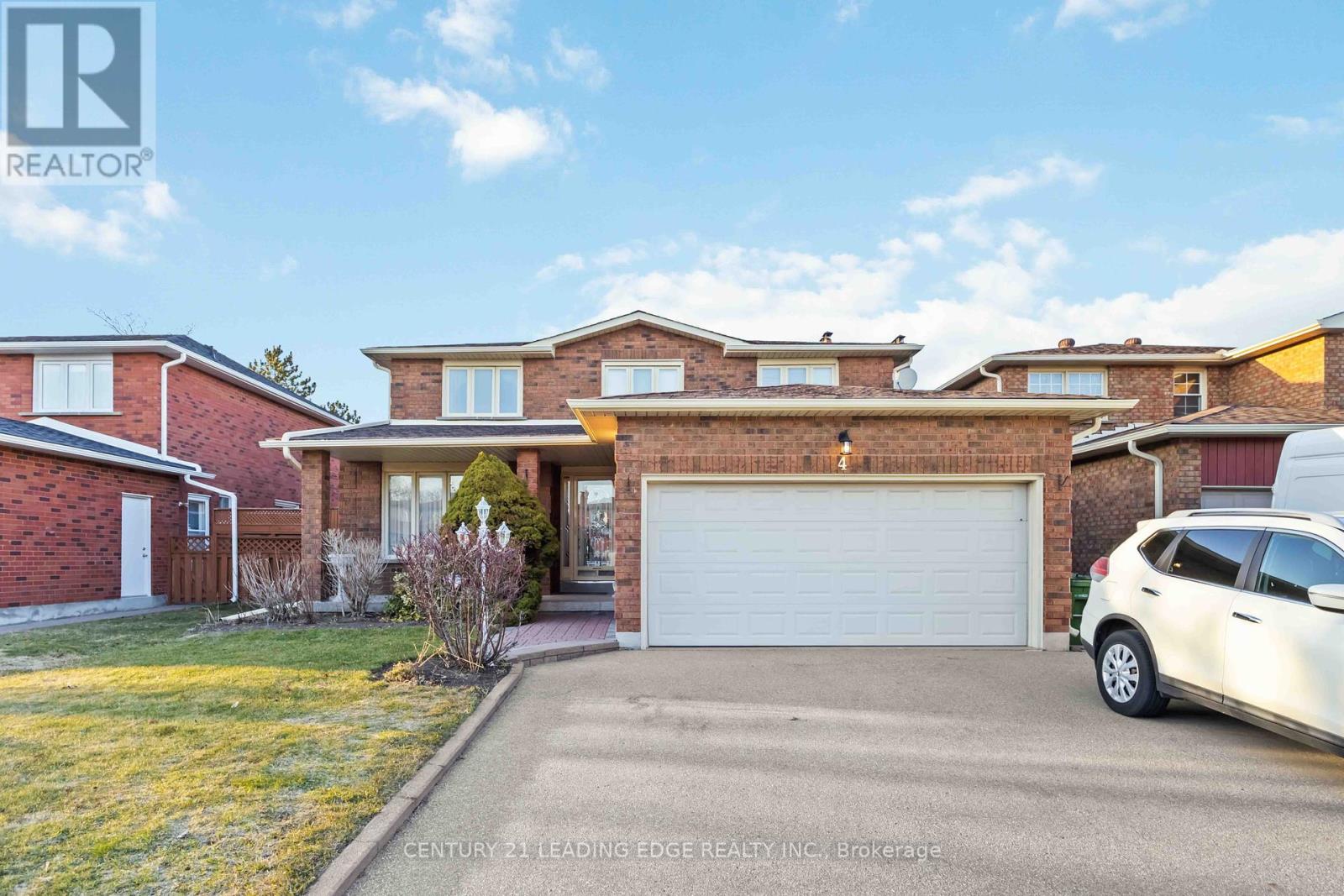 Property at 4 EAGLEDANCE DRIVE image 2